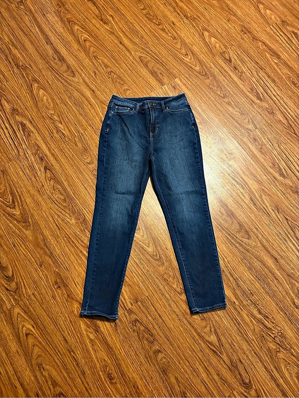 VENUS Women's Blue Dark-to-medium Straight Leg Jeans Stretch  High-Rise- Size 10